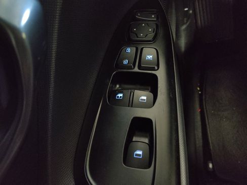 Used 2020 Hyundai Veloster 2.0 image 27