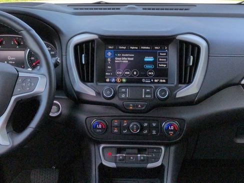 Used 2024 GMC Terrain SLT w/ Tech Package FWD image 18