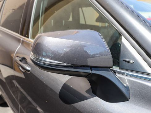 Used 2022 Toyota Highlander XLE image 15