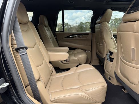 Used 2019 Cadillac Escalade Platinum image 39