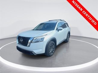 Certified 2025 Nissan Pathfinder SV video 4