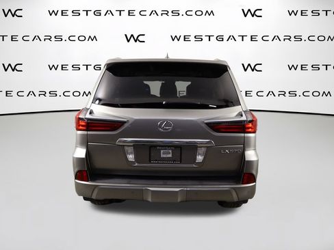 Used 2016 Lexus LX 570 4WD w/ Luxury Package image 4