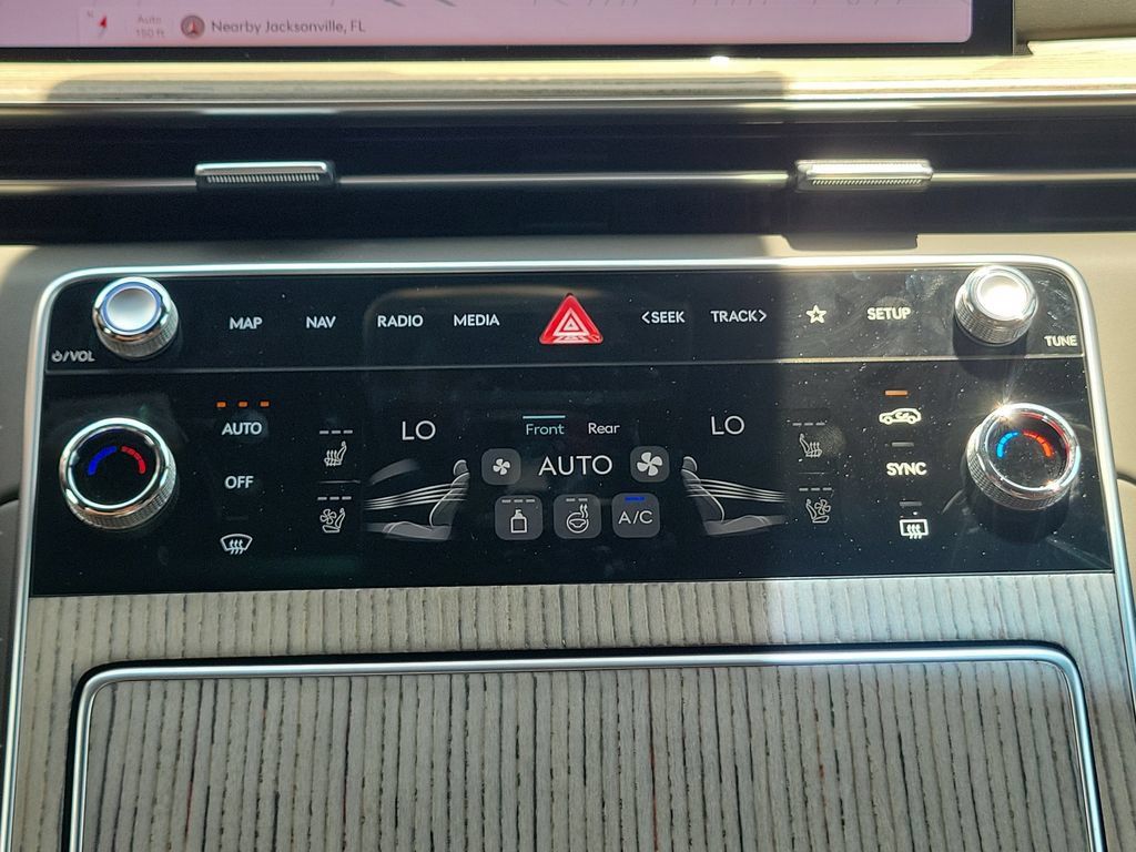 Used 2025 Genesis GV80 3.5T Prestige AWD/4WD image 32