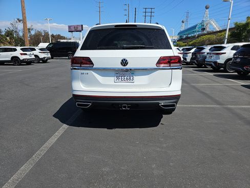 Certified 2023 Volkswagen Atlas SE w/ Panoramic Sunroof Package FWD image 6