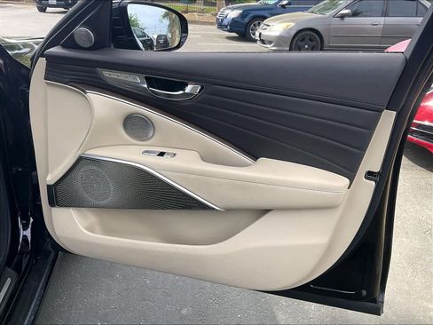 Used 2019 Kia K900 Luxury w/ VIP Package image 24