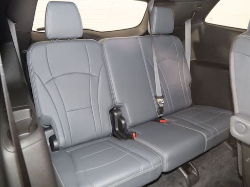 Used 2023 Buick Enclave Essence w/ Experience Buick Package AWD/4WD image 15