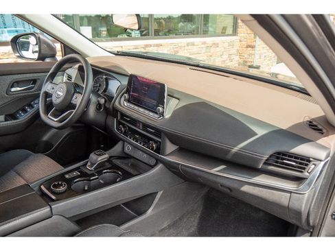 Used 2023 Nissan Rogue SV AWD/4WD image 14