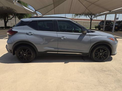 Used 2024 Nissan Kicks SR w/ SR Premium Package FWD image 2