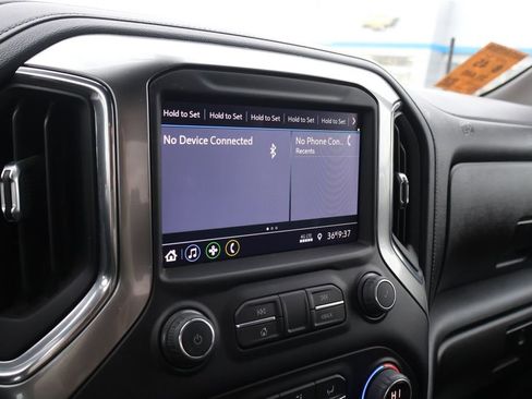 Used 2022 Chevrolet Silverado 2500 LT w/ Convenience Package image 24