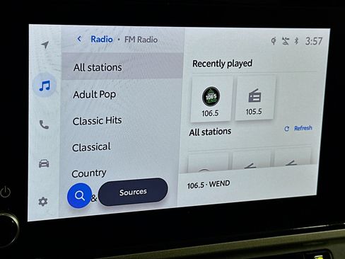 Used 2025 Toyota Camry SE image 21