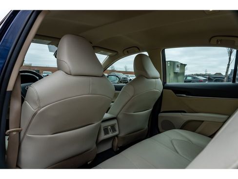 Used 2021 Toyota Camry XLE w/ Navigation Package image 12