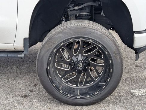 Used 2022 Chevrolet Silverado 1500 Custom image 8