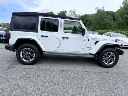 Used 2019 Jeep Wrangler Unlimited Sahara AWD/4WD image 7