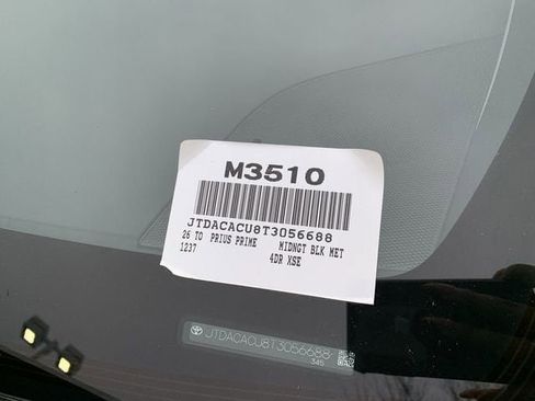 New 2026 Toyota Prius Plug-In Hybrid FWD image 39