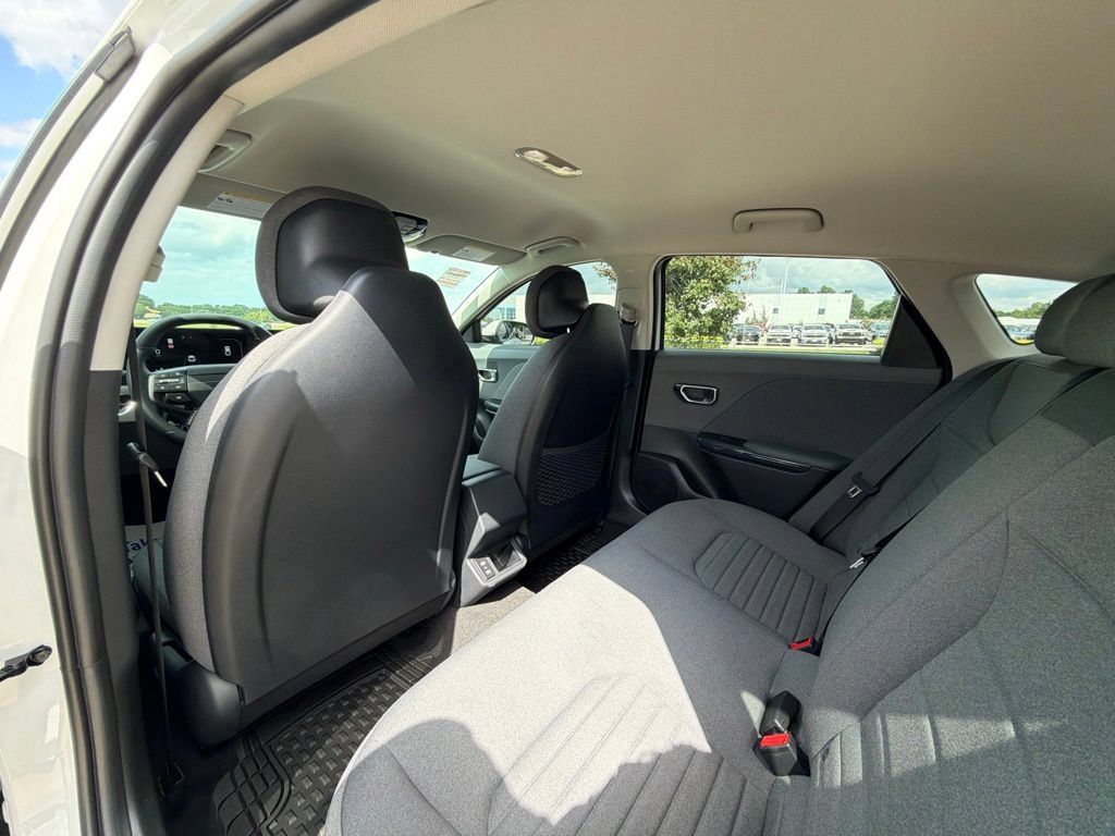 Used 2025 Kia K4 EX FWD image 45