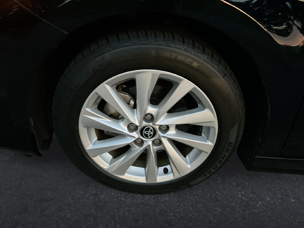 Used 2024 Toyota Camry LE w/ Convenience Package FWD image 10
