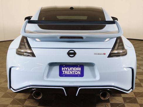 Used 2016 Nissan 370Z NISMO RWD image 10