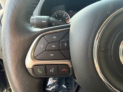 Used 2022 Jeep Renegade Latitude w/ Convenience Group AWD/4WD image 20