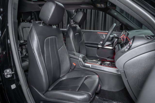 Certified 2026 Mercedes-Benz GLB 250 image 14