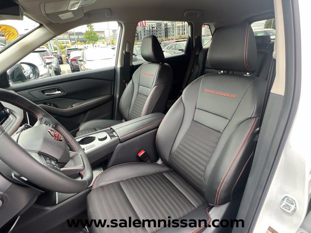 Certified 2026 Nissan Rogue SV AWD/4WD image 9