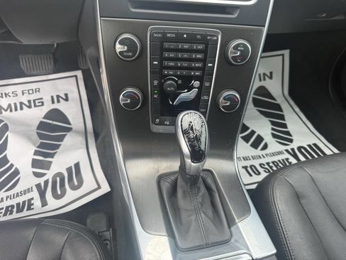 Used 2015 Volvo V60 T5 Premier image 25