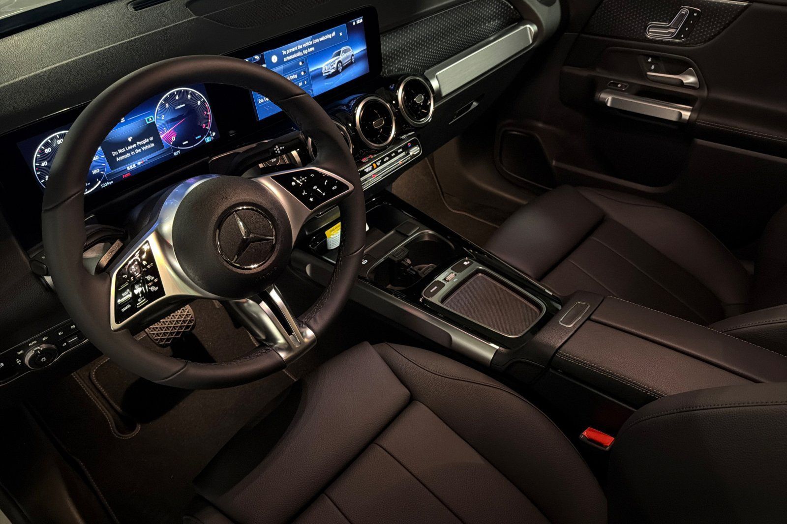 New 2026 Mercedes-Benz GLB 250 image 9