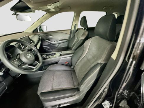 Used 2021 Nissan Rogue SV FWD image 13