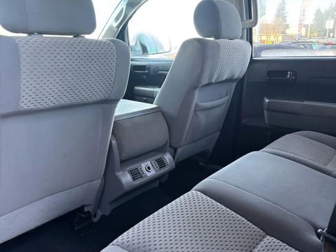 Used 2012 Toyota Tundra 4x4 CrewMax w/ Tow Pkg image 12