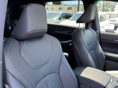 New 2027 INFINITI QX60 Sport w/ Dark Cargo Package AWD/4WD image 17