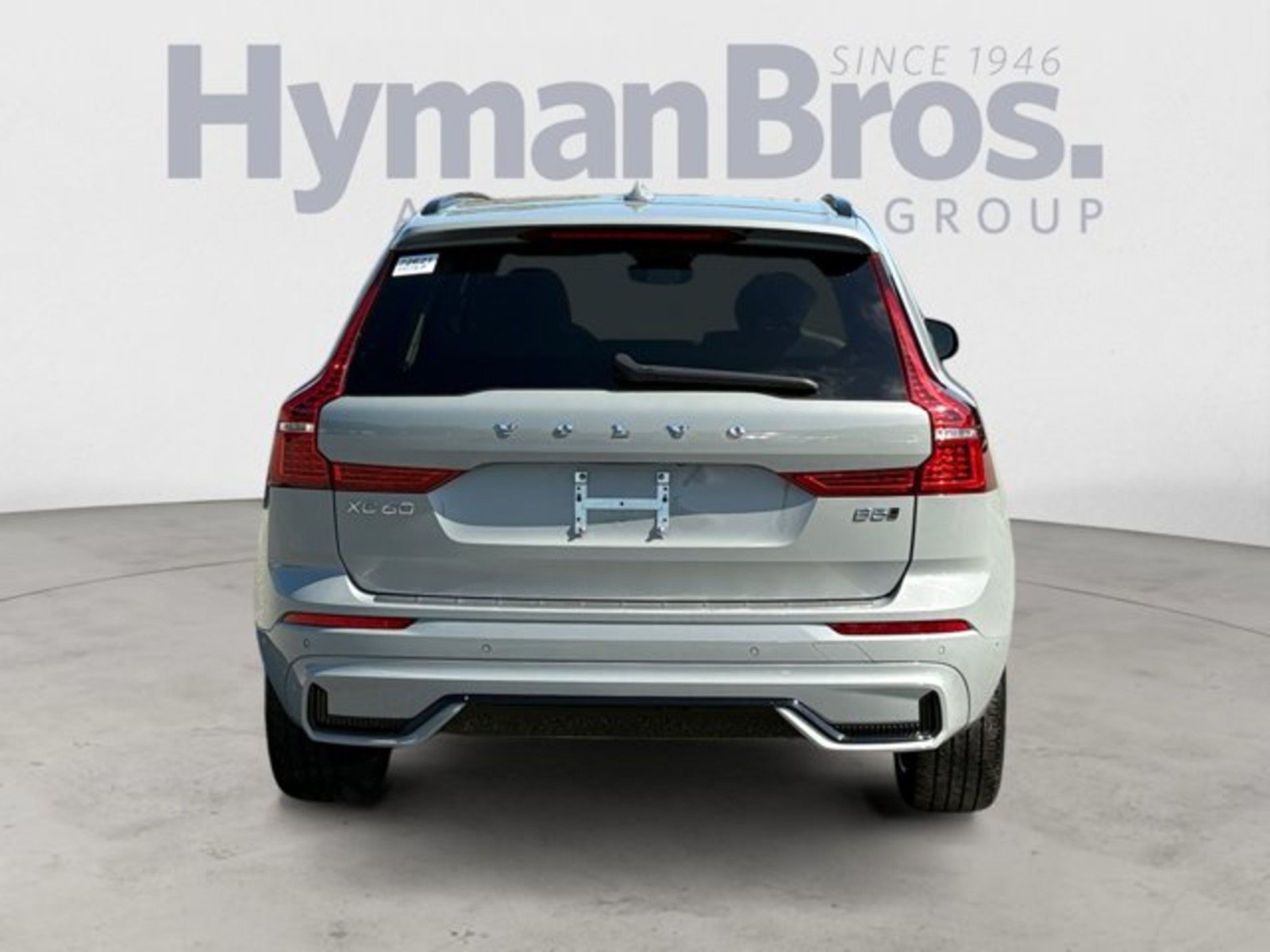 Used 2025 Volvo XC60 B5 Plus w/ Protection Package Premier AWD/4WD image 4