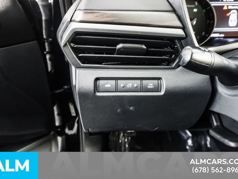 Used 2025 Nissan Altima 2.5 SV FWD image 31