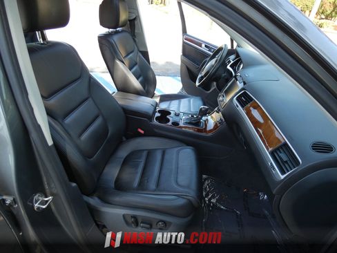 Used 2014 Volkswagen Touareg VR6 AWD/4WD image 24