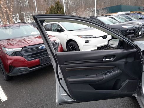 Used 2019 Nissan Altima 2.5 SR w/ SR Premium Package image 9