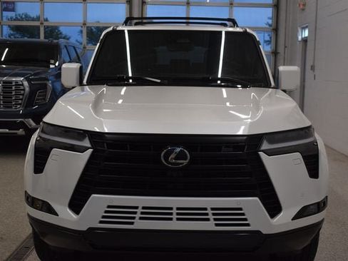 Used 2024 Lexus GX 550 w/ Cold Area Package AWD/4WD image 3