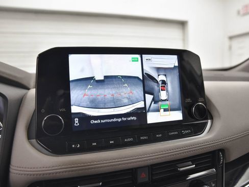 Used 2023 Nissan Rogue SL w/ SL Premium Package image 20