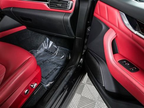 Certified 2022 Maserati Levante GT image 24