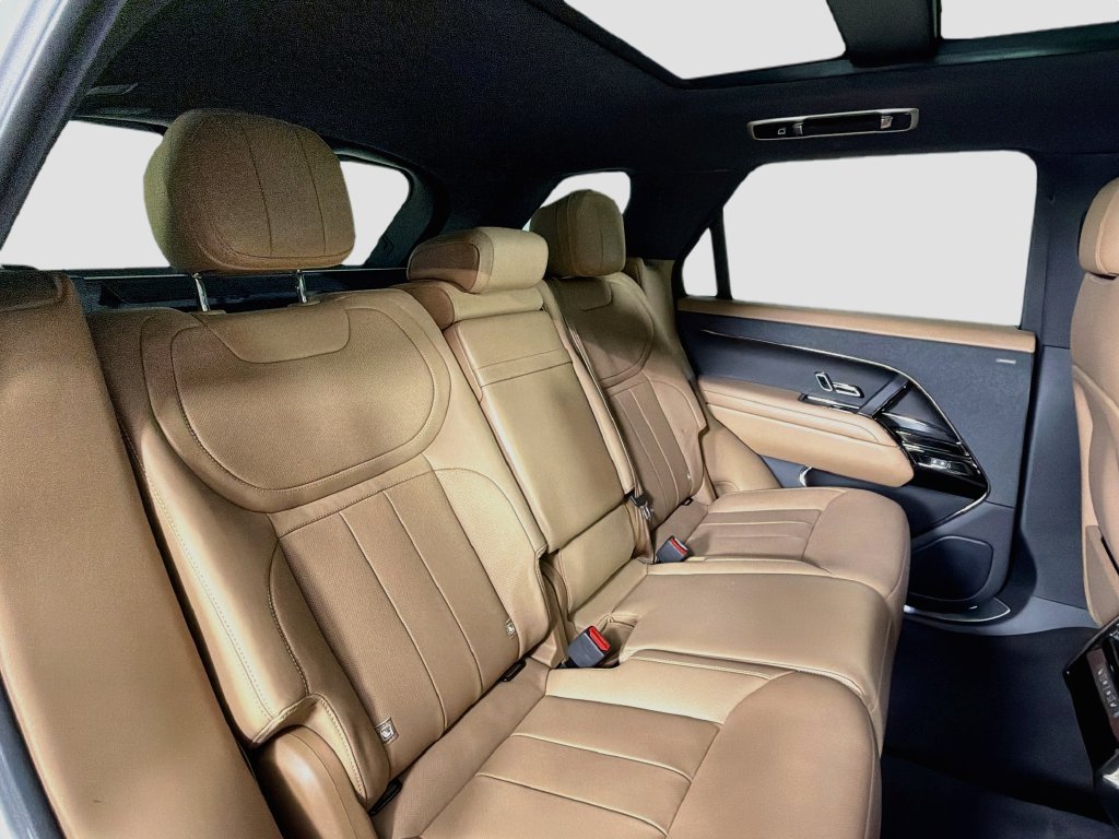 Certified 2025 Land Rover Range Rover Sport SE AWD/4WD image 29