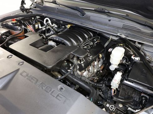 Used 2019 Chevrolet Suburban LT image 34