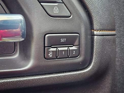 Used 2020 GMC Sierra 2500 AT4 w/ AT4 Premium Package image 13