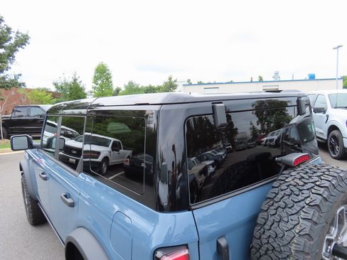 New 2025 Ford Bronco Badlands image 8