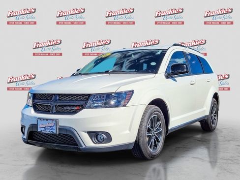 Used 2018 Dodge Journey SXT w/ Blacktop Package FWD image 1