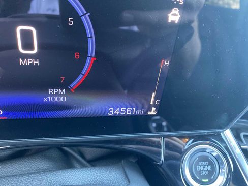 Used 2024 Chevrolet Trax RS w/ Sunroof Package image 12