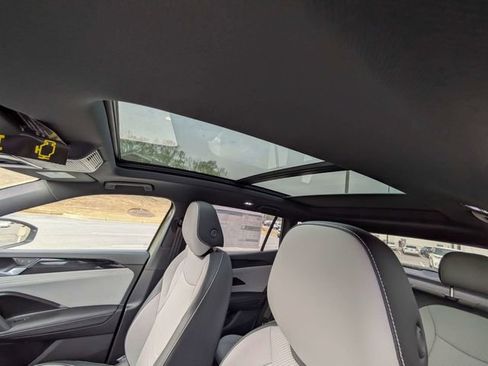 New 2026 Volkswagen Tiguan SE R-Line FWD image 21