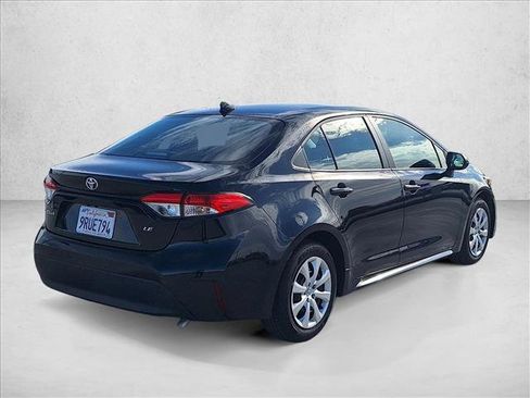 Certified 2025 Toyota Corolla LE image 5