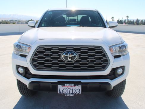 Certified 2023 Toyota Tacoma TRD Off-Road AWD/4WD image 8