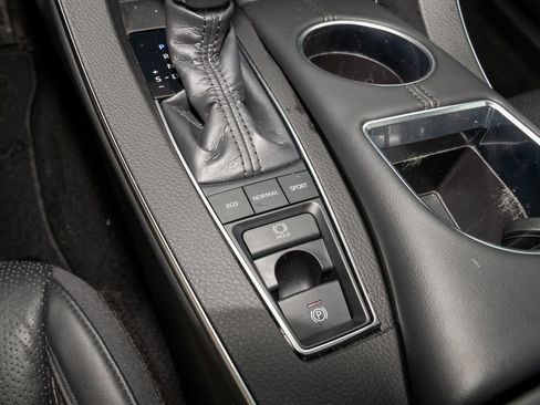 Used 2021 Toyota Avalon Limited w/ Advanced Safety Package image 18