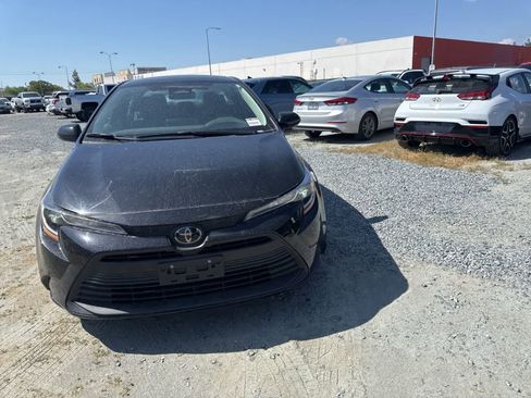 Used 2025 Toyota Corolla LE image 2