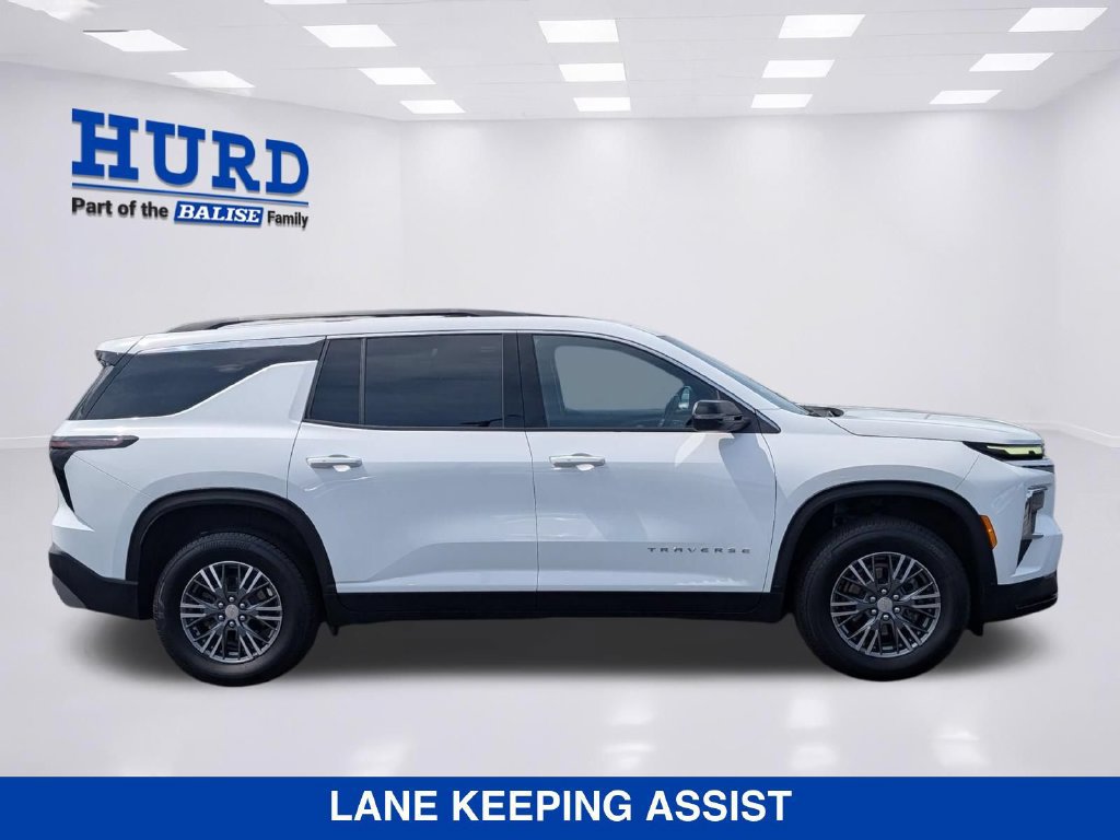 New 2026 Chevrolet Traverse LT FWD image 2