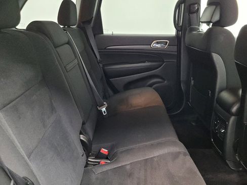 Used 2017 Jeep Grand Cherokee Laredo w/ Quick Order Package 2BE image 19