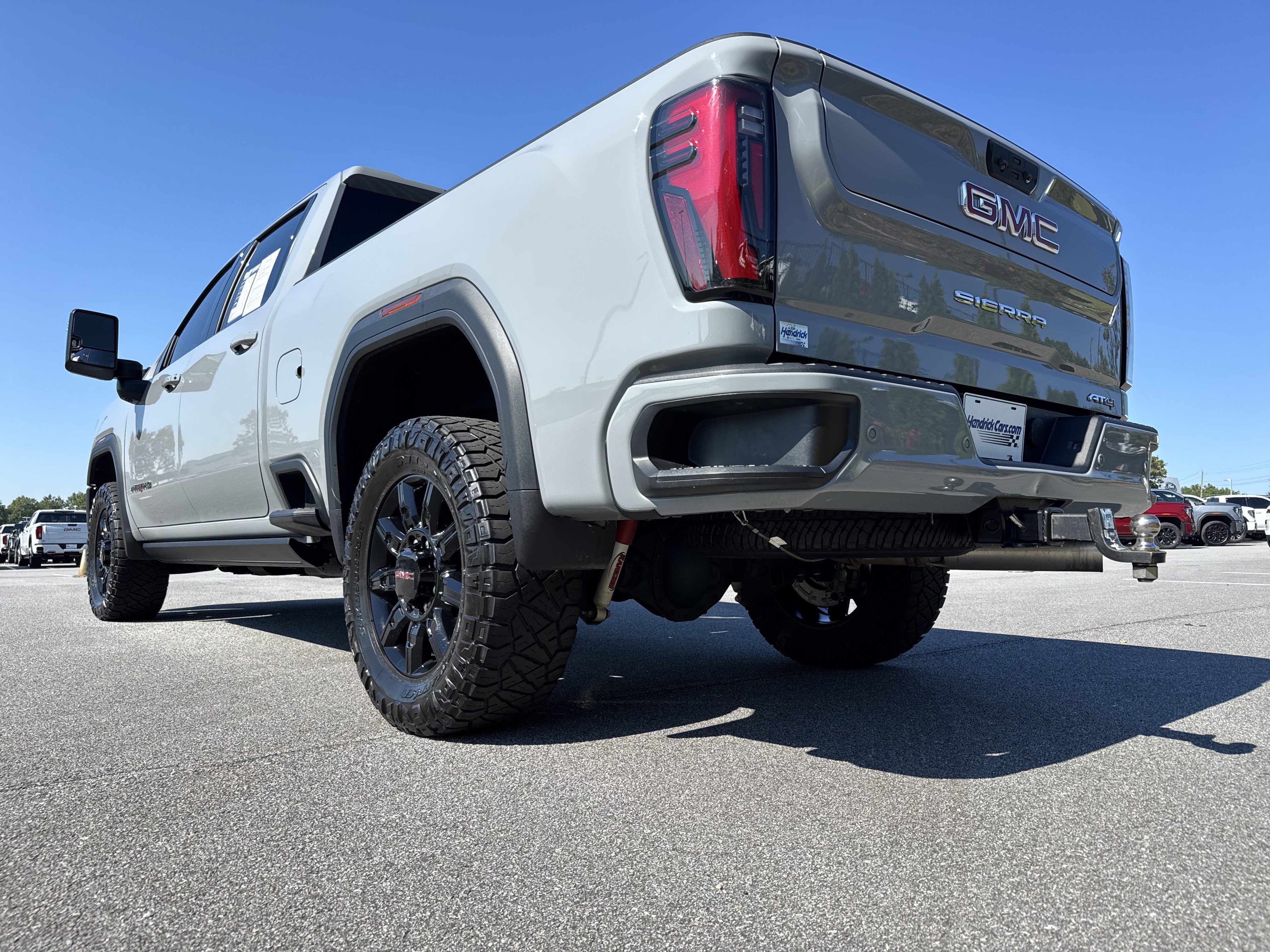 Used 2025 GMC Sierra 2500 AT4 w/ AT4 Premium Plus Package AWD/4WD image 8